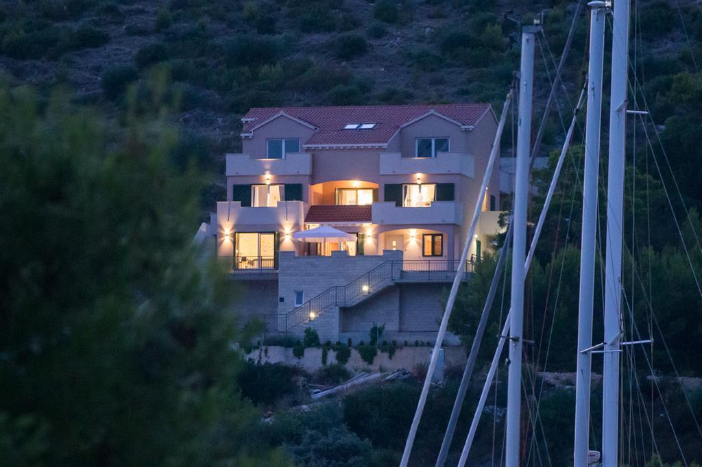 Apartments Ladesta Λάστοβο Εξωτερικό φωτογραφία