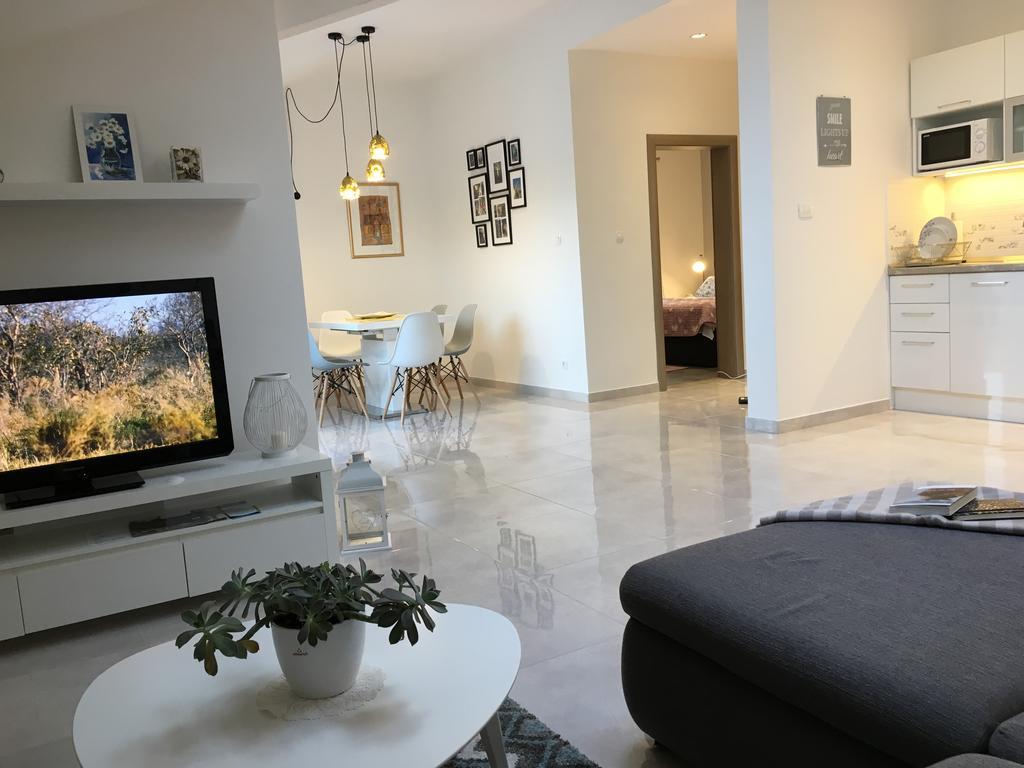 Apartments Ladesta Λάστοβο Εξωτερικό φωτογραφία